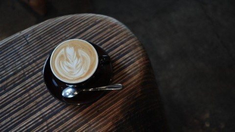 Nui. HostelBar Lounge cafe latte 480x269