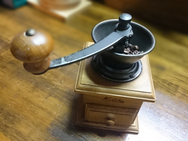 コーヒー豆の挽き方「手挽き」の特徴