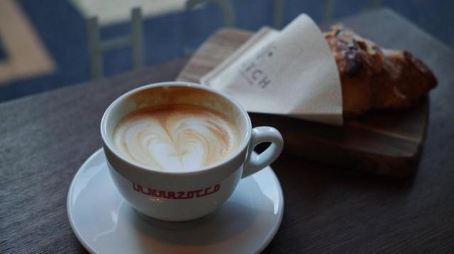 Glitch Coffee & Roasters_cafe latte
