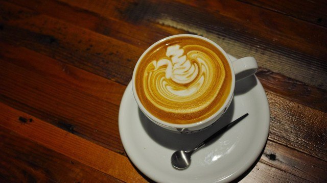 ROAR Coffee House & Roastery_cafe latte1