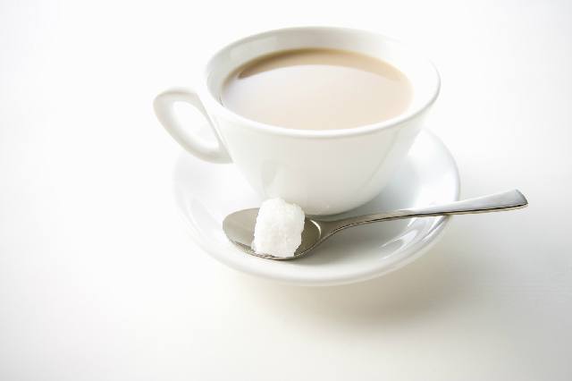 コーヒーと砂糖_グラニュー糖_上白糖