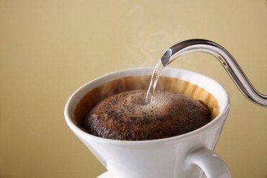コーヒーの味に影響する「蒸らし」とは