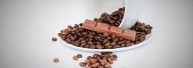 コーヒー豆とチョコレート 272x96