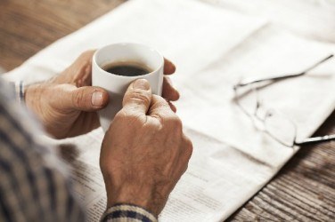 高齢者がコーヒーを控えるべき理由